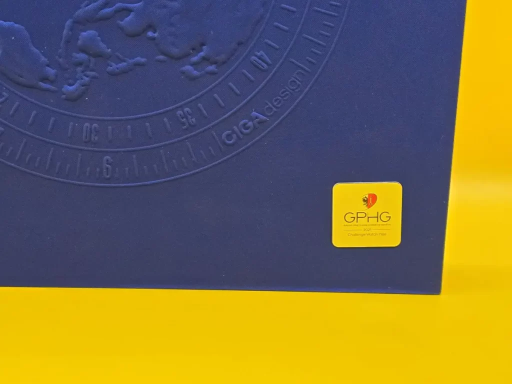 GPHG sticker on the box