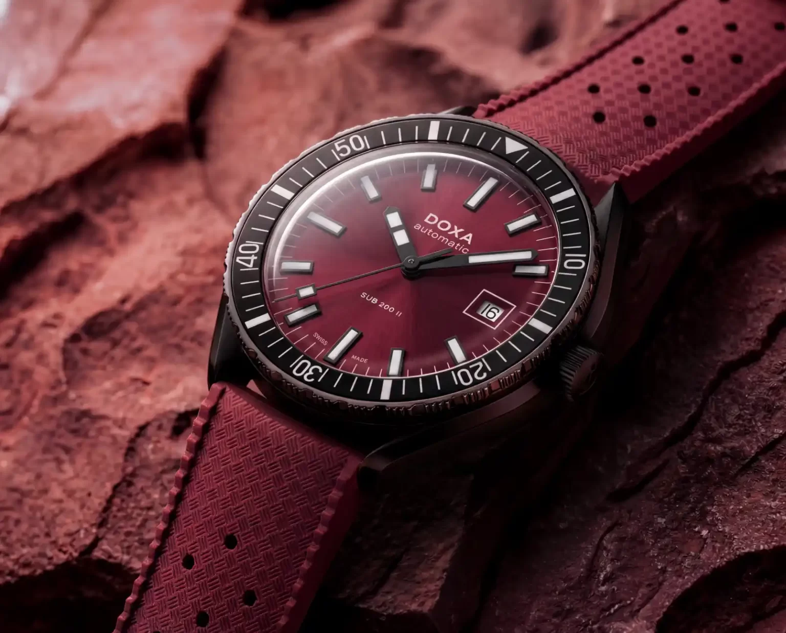Doxa SUB 200 II red variant on red background