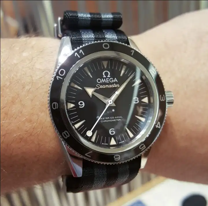 Omega Seamaster 300 Ref. 233.32.41.21.01.001 James Bond