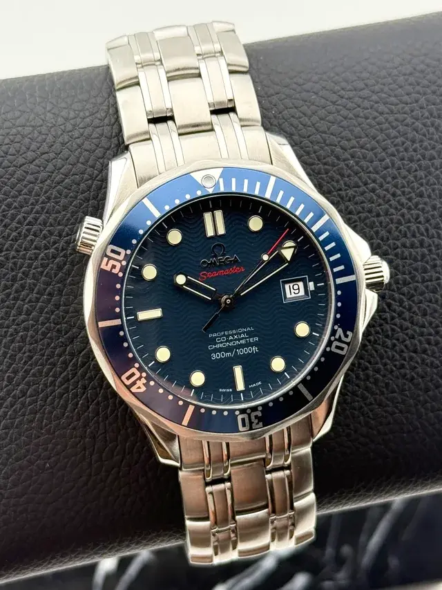 Omega Seamaster Professional 300M Ref. 2220.80.00 James Bond