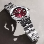 Vacheron Constantin Overseas self winding 34.5mm Red Dial presentation picture